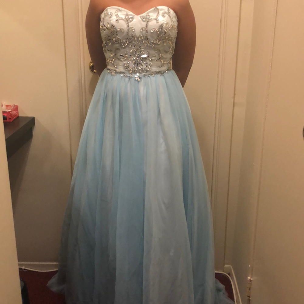 Beautiful formal dress worn once for sweet 13!